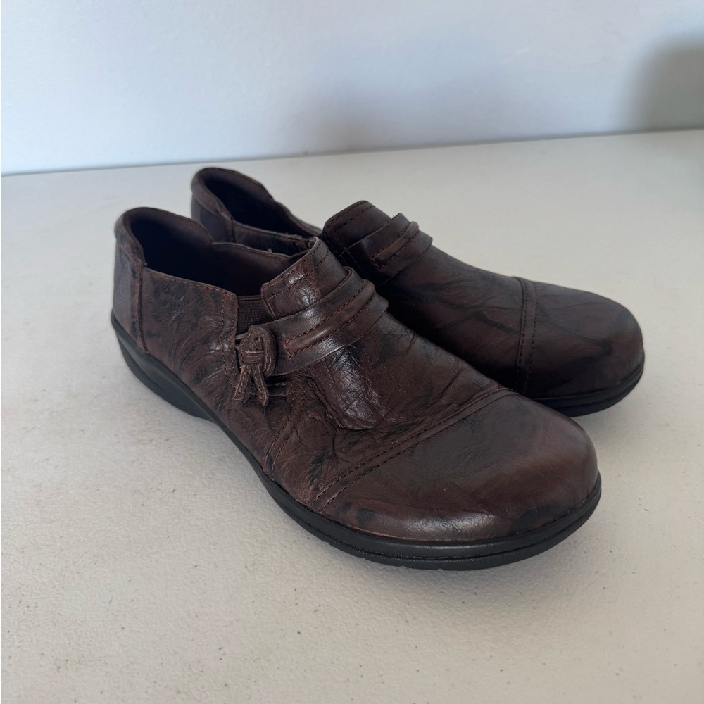 Clarks Brown Leather Loafers Comfort Slip On Grannychic Casual Career Womens 7.5